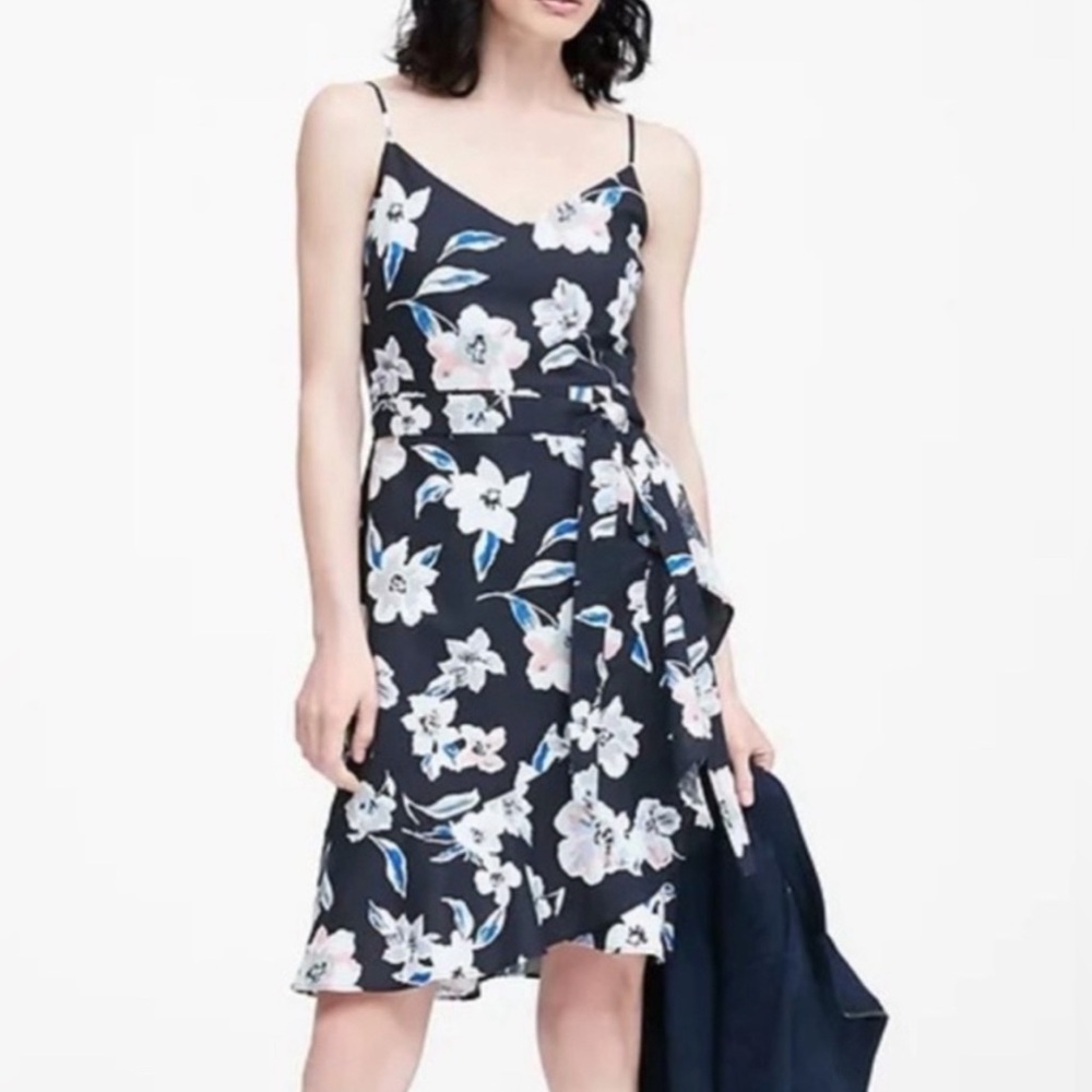 EUC Banana Republic Floral V-Neck Strap Tie Ruffle Wrap Dress Navy Blue White 16